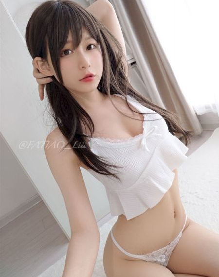 欧美牛仔短裤街拍_BD英语高清视频播放