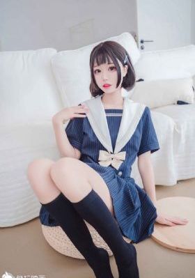 欧美模特透视装走秀_剧情片在线观看完整版